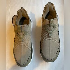 NEW Fitville 🤎Men's Beige Slip-On Sneakers